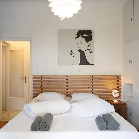 Apartment Twin Heights: A Retro For 3