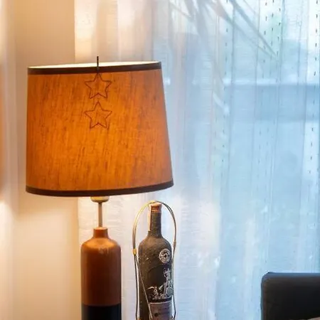 Twin Heights: A Retro For 3 Apartment